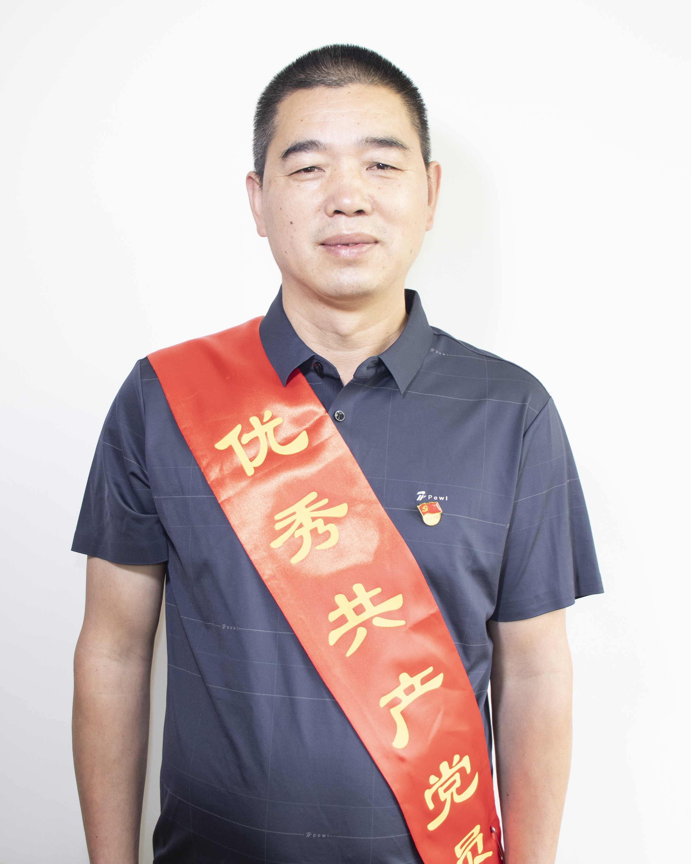 優(yōu)秀共產(chǎn)黨員   毛國(guó)民